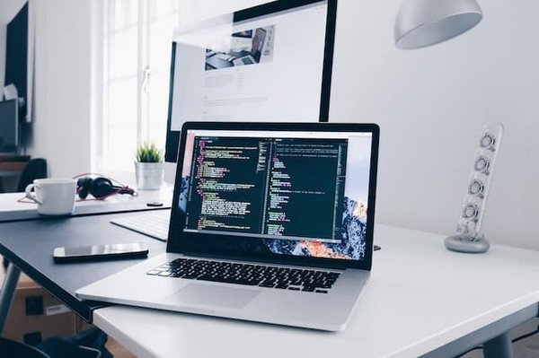 Les logiciels et applications indispensables pour le high-tech et l'informatique