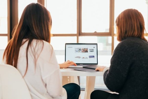 Les étapes essentielles pour créer un site internet sur mesure qui se démarque